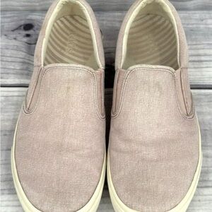 Women's canvas light mauve Taos shoes 8 1/2